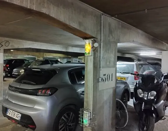 Garage/Parking 