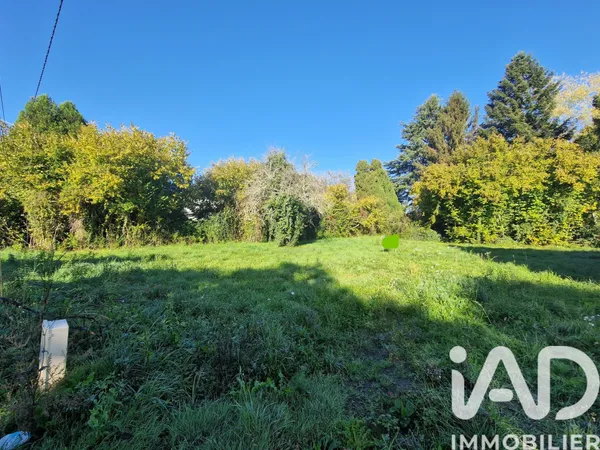 Terrain 825 m² 
