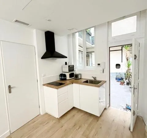 Meublé rénové 33m2 - Rue Fénélon, calme proche Gare Arènes et Alzon 