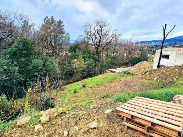 Propriété 150 m² 