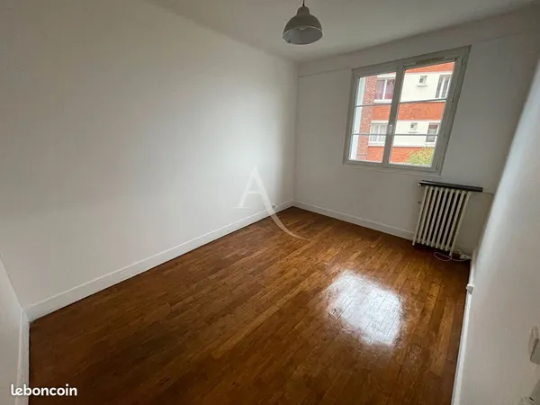 Studio 1 pièce 24 m² 