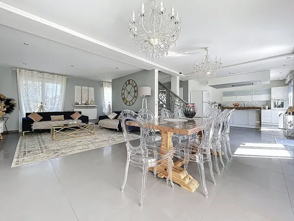 Maison 7 pièces 184 m² 