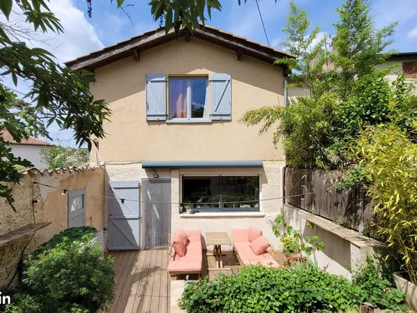 Maison avec jardin et garage - Centre ville Saint Genis Laval 