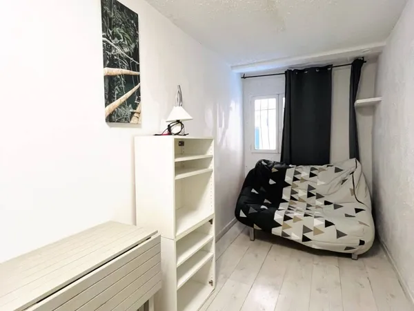 Studio 1 pièce 14 m² 