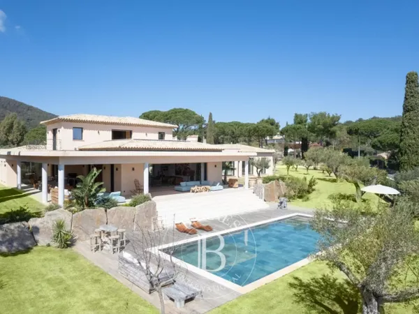 LOCATION SAISONNIÈRE - SAINTE-MAXIME - VILLA MODERNE VUE MER - 5 