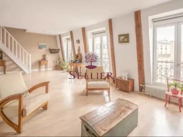 7 pieces traversant denier étage 5 chambres 