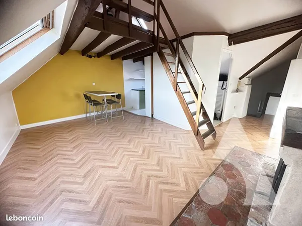 Studio 1 pièce 25 m² 