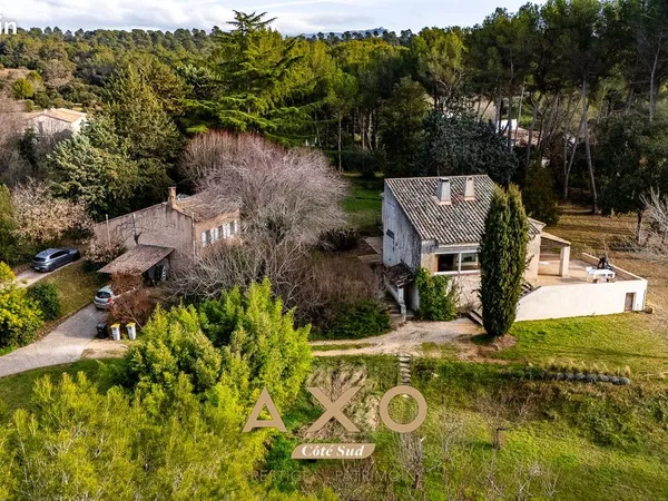 Propriété 9 pièces 230 m² 