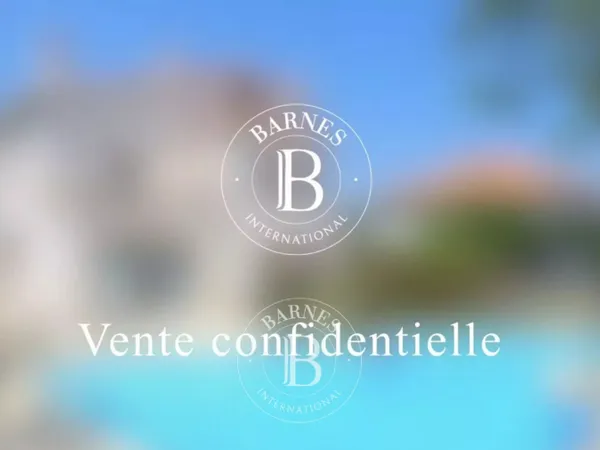 Vente - Aubagne - Villa 300m2 - Piscine - Terrain 5000m2 