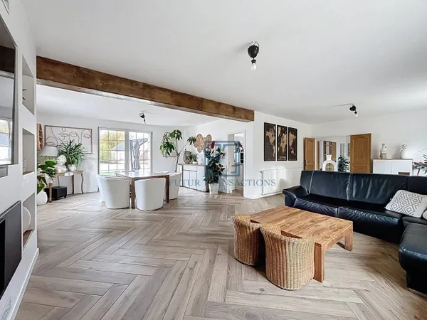 Maison 9 pièces 211 m² 
