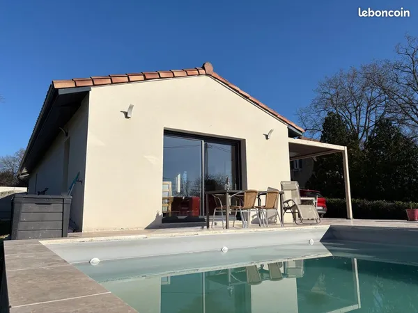 Maison neuve avec piscine en très belle vue dégagé 