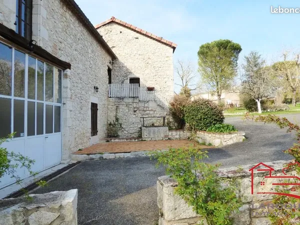 Maison 9 pièces 220 m² 