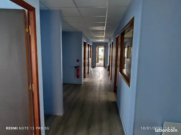 Bureaux 203 m² 