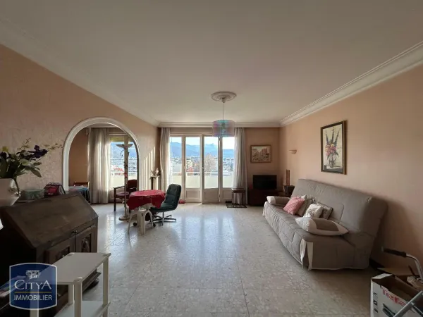 Appartement 2 pièces 77 m² 