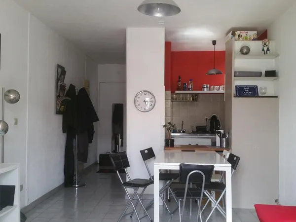 Studio 1 pièce 27 m² 