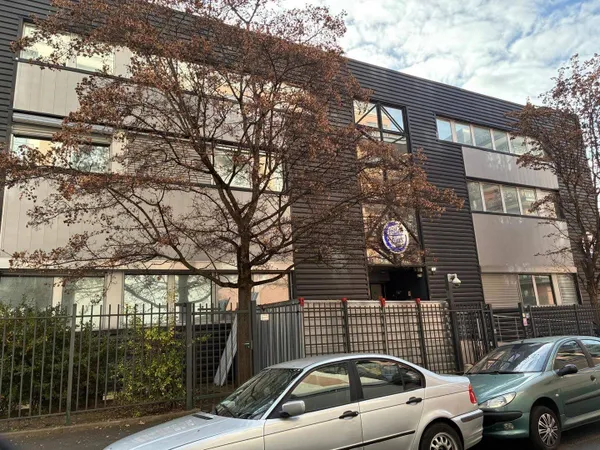 Bureau 400 m² 