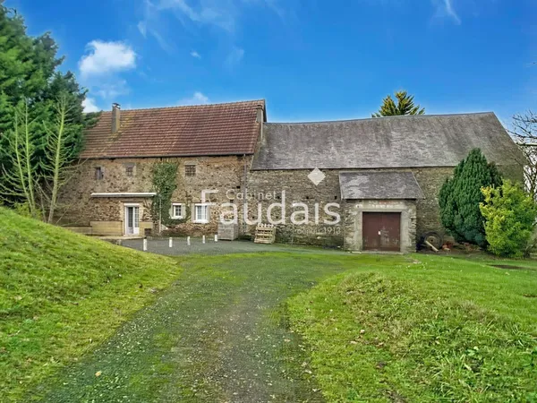 SAINT-GEORGES MONTCOCQ, Maison en pierre aux portes de SAINT 
