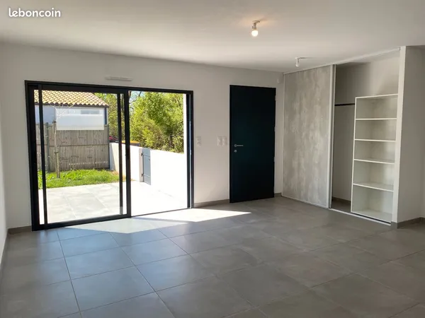 Maison plain-pied BBC 105 m2 - centre village - dispo 31/1 