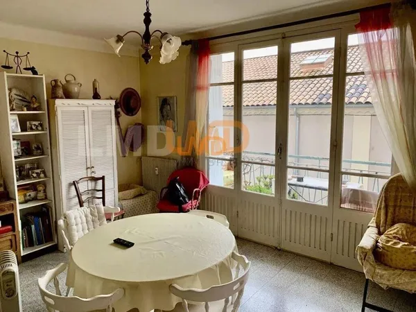 Proche du centre Ville + Balcon + Traversant + Lumineux + Garage 