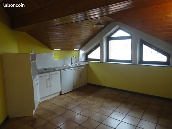 Epinal - Beau studio à louer (Quatre Nations Gare) 