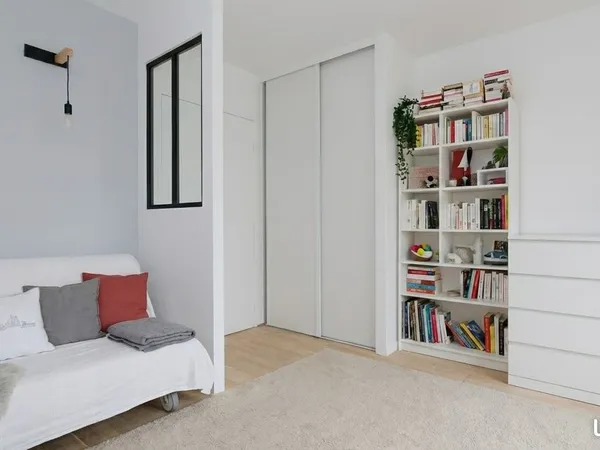 Studio 1 pièce 23 m² 