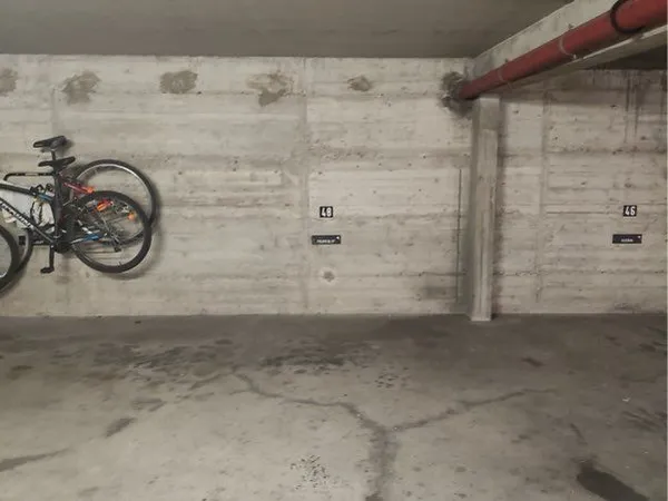 Place de parking couverte 