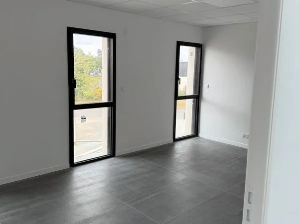Bureaux à partir de 18m2 jusqu'à 150m2 
