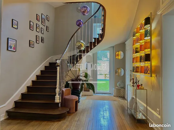 Maison 6 pièces 270 m² 