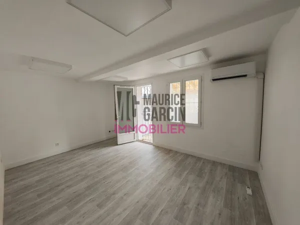 Bureau Location Althen-des-Paluds   680€