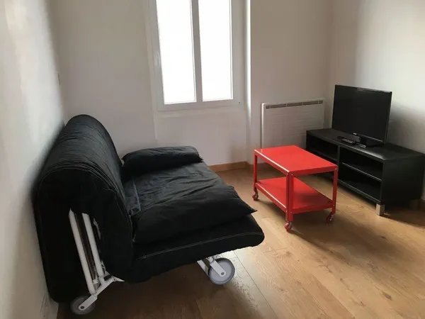Studio bon état à 2 pas de la DOUA 