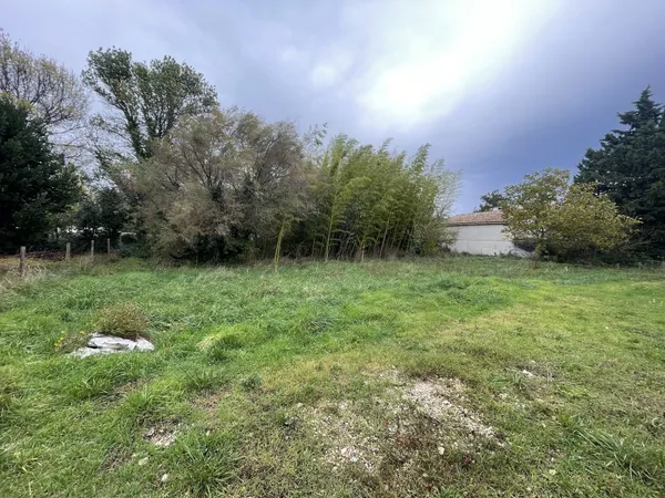 ??Terrain à bâtir 550m² Caumont sur Durance 
