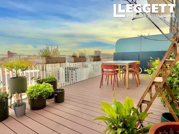 Clichy Centre ? Duplex 4 chambres aux derniers étages avec terrasse 35 m² et parking couvert 