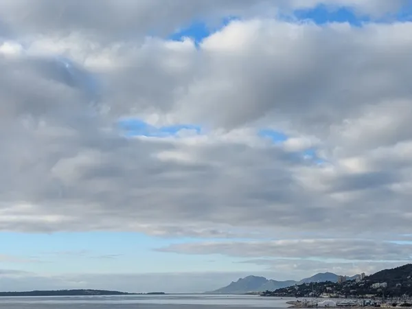 Grand T2 avec vue mer panoramique à Juan les Pins 