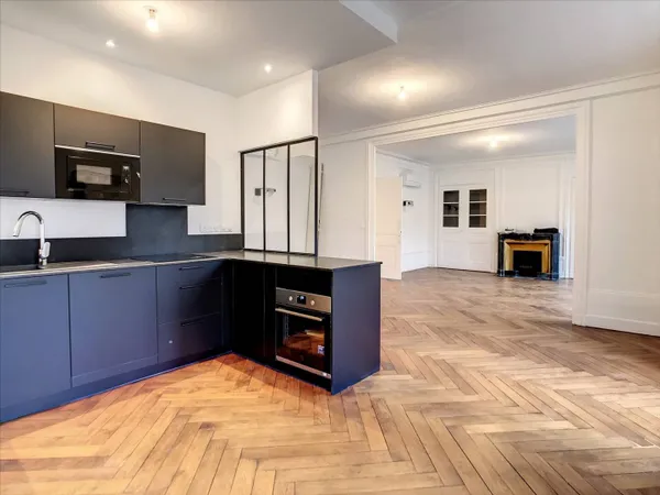 Appartement 6 pièces 151 m² 