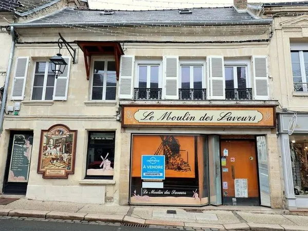 Local commercial 369 m² 