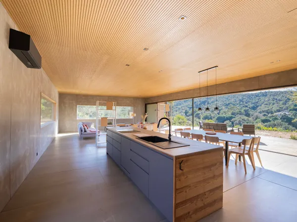 Villa contemporaine à louer à l'année - Bormes-les-Mimosas - 250m² - 5 chambres 
