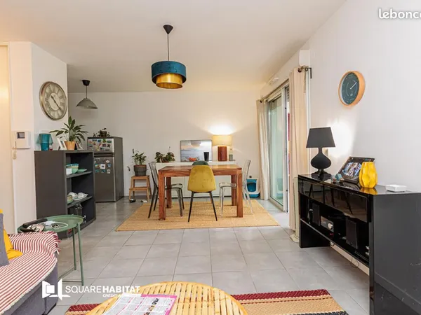 Studio 1 pièce 35 m² 