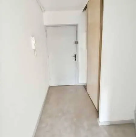 Studio 1 pièce 40 m² 