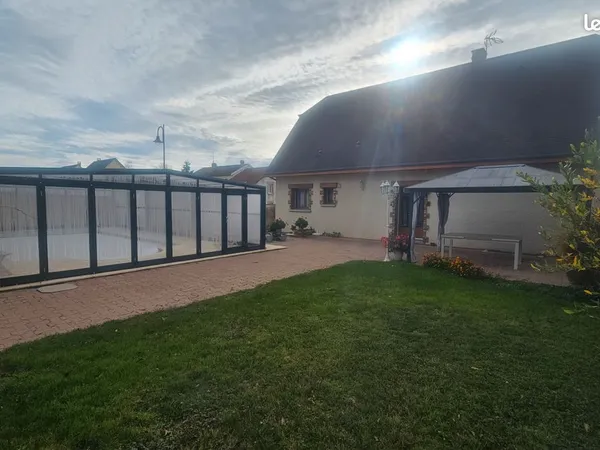 MAISON 6 pièces 169 m2 habitable, Sous-Sol, Dépendances 96 m2, Piscine 