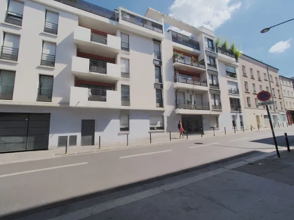 Appartement 2 p à PARIS 20ème 
