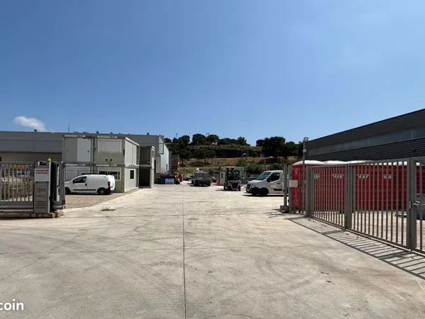 Local 507 m² Fréjus 