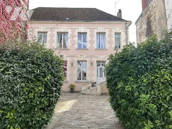 Maison 10 pièces 308 m²
