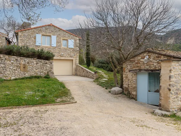 Hameau d'exception pour projet de vie ou d'accueil 