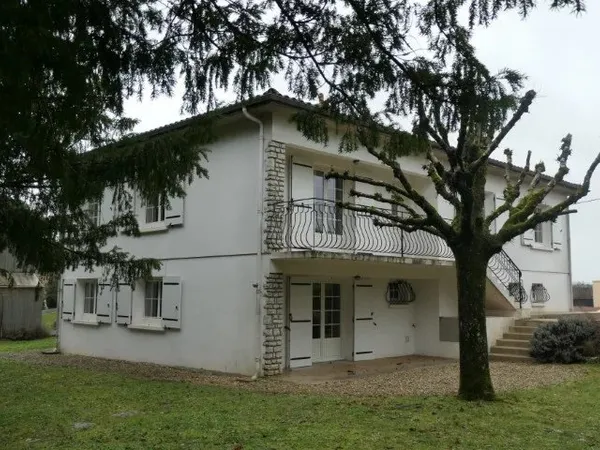 CHERVES RICHEMONT M² HAB 4 CH JARDIN 