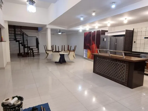 A LOUER - Villa de 300 m² à usage professionnel - Centre-ville de Saint-Pierre 