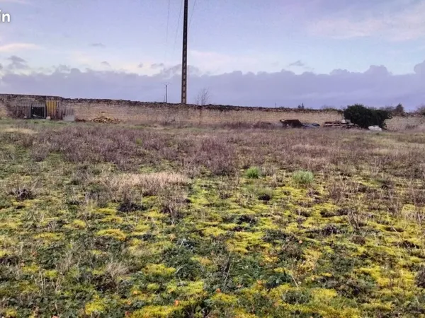 Terrain 940 m² Neuville-de-Poitou 