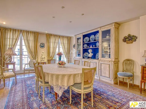 Vends T4 - 98.06m² - Versailles 78000 