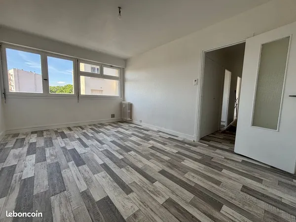 APPARTEMENT T2 - 48M2 - lumineux et vue dégagée sur les Pyrénées 