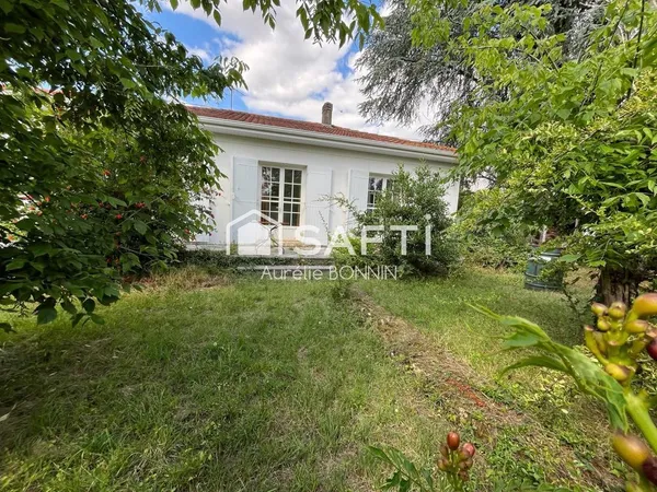 Maison de plain pied proche des commerces avec garage 