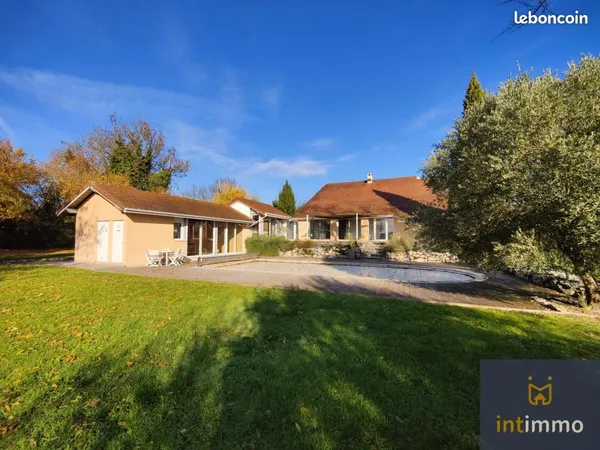 Maison 7 pièces 197 m² 